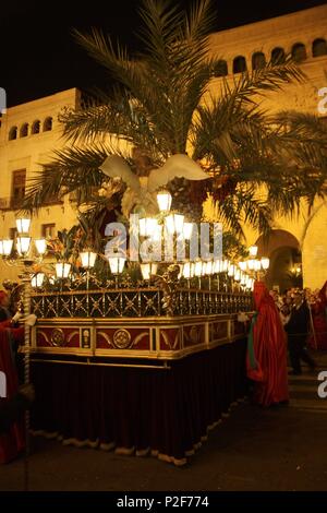 Espagne - région autonome de Valence - Alicante. Elx / Elche ; cofradía / paso de la 'oración en el huerto' (semana / jueves santo) frente al Ayuntamiento. Banque D'Images