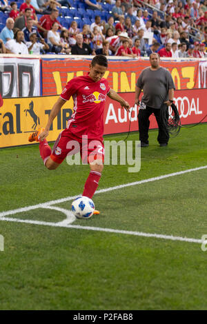 Harrison, NJ - 13 juin 2018 : Sean Davis (27) Red Bulls de coin coup pendant les match contre MLS Seattle Sounders au Red Bull Arena Red Bulls a remporté 2 -1 Banque D'Images
