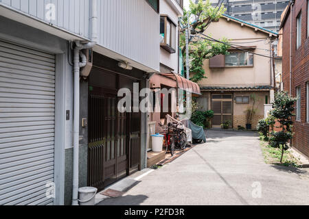 Nakazaki-cho street à Osaka, Japon Banque D'Images