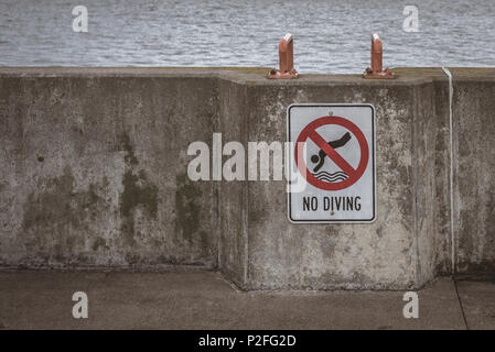 Aucun signe de plongée on Pier Banque D'Images