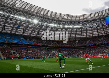 Une vue générale du stade Luzhniki durant la Coupe du Monde FIFA 2018 match du groupe A entre la Russie et l'Arabie saoudite au stade Luzhniki le 14 juin 2018 à Moscou, Russie. (Photo de Daniel Chesterton/phcimages.com) Banque D'Images