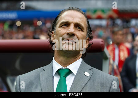 Moscou, Russie. 14 juin 2018. L'Arabie saoudite Manager Juan Antonio Pizzi durant la Coupe du Monde FIFA 2018 match du groupe A entre la Russie et l'Arabie saoudite au stade Luzhniki le 14 juin 2018 à Moscou, Russie. Credit : PHC Images/Alamy Live News Banque D'Images