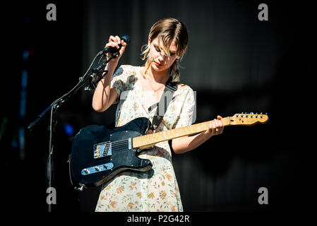 Firenze, Italie. 14 Jun, 2018. Le groupe de rock alternatif Anglais Wolf Alice en live sur la scène du festival 2018 Firenze Rocks, ouverture pour les Foo Fighters. Photo : Alessandro Bosio/Pacific Press Crédit : Alessandro Bosio/Alamy Live News Banque D'Images