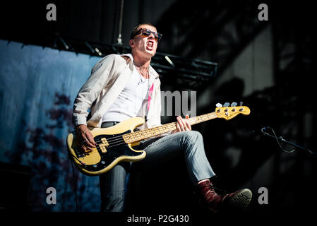 Firenze, Italie. 14 Jun, 2018. Le groupe de rock alternatif Anglais Wolf Alice en live sur la scène du festival 2018 Firenze Rocks, ouverture pour les Foo Fighters. Photo : Alessandro Bosio/Pacific Press Crédit : Alessandro Bosio/Alamy Live News Banque D'Images