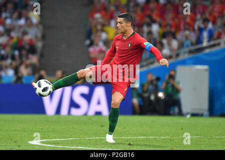 Sochi, Russia. 15 Juin, 2018. Ricardo Quaresma (Porto), sur le ballon, l'action, simple action, trame, coupés, corps plein, figure d'ensemble. Portugal (POR) - Espagne (ESP) 3-3, premier tour, Groupe B, Jeu 1, le 15.06.2018 à Sotchi, stade Fisht Olymipic. Coupe du Monde de Football 2018 en Russie à partir de la 14.06. - 15.07.2018. Utilisation dans le monde entier | Credit : dpa/Alamy Live News Banque D'Images