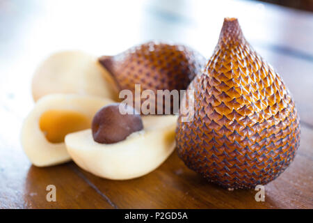 Salak fruits, fruits snake, pelées et ouvrir, Sidemen, Bali, Indonésie Banque D'Images