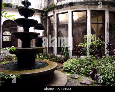 BAGUIO CITY, PHILIPPINES - juin 7, 2018 : l'intérieur de la République dominicaine ou la colline de retraite Chambre Diplomat Hotel, une structure abandonnée, et maintenant un célèbre Banque D'Images