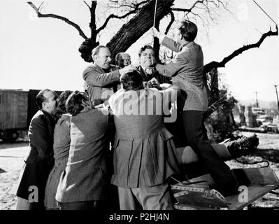 Titre original : TROIS HEURES À TUER. Titre en anglais : TROIS HEURES À TUER. Directeur de film : ALFRED L. WERKER. Année : 1954. Stars : DANA ANDREWS. Credit : Columbia Pictures / Album Banque D'Images