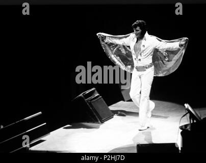 Titre original : ELVIS : C'est ainsi. Titre en anglais : ELVIS : C'est ainsi. Directeur de film : DENIS SANDERS. Année : 1970. Stars : ELVIS PRESLEY. Credit : Metro Goldwyn Mayer / Album Banque D'Images