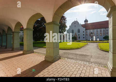 Cour intérieure, l'abbaye de Benediktbeuern, Ordre des Bénédictins, 17e siècle, Benediktbeuern, Landkreis Bad Toelz- Wolfratshausen, Upp Banque D'Images