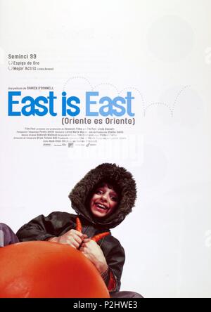 Film Original Titre : L'EST est l'Est. Titre en anglais : l'Est est l'Est. Directeur du film : DAMIEN O'Donnell. Année : 1999. Copyright : Editorial l'intérieur uniquement. C'est un document distribué au public. Les droits d'accès uniquement, aucune licence de droit d'auteur prévue. Autorisation obligatoire à l'icône visuelle (www.visual-icon.com) est requise pour la reproduction de cette image. Credit : FILM FOUR INTERNATIONAL / Album Banque D'Images