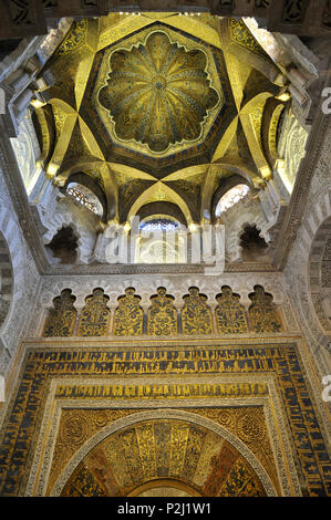 Coupole du mihrab à l'intérieur de la Mezquita de Cordoue, Andalousie, Espagne Banque D'Images