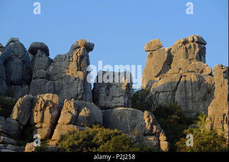 Fantastique rock formations dans le Torcal de Antequera, la province de Malaga, Andalousie, Espagne Banque D'Images