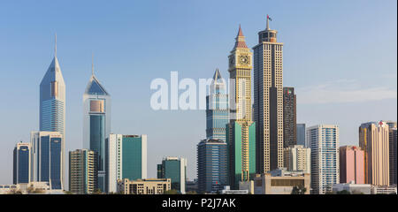 Gratte-ciel sur Sheikh Zayed Road, Dubai, Émirats arabes unis, Unit Banque D'Images