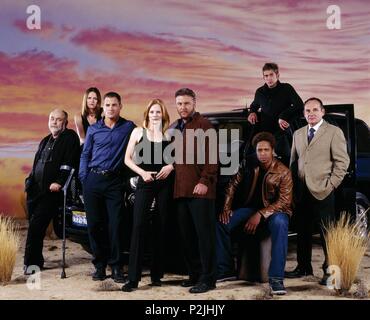 Titre original : CSI : Crime Scene Investigation-TV. Titre en anglais : CSI : Crime Scene Investigation. Année : 2000. Stars : Paul GUILFOYLE, MARG HELGENBERGER, GARY DOURDAN, WILLIAM PETERSEN, ROBERT DAVID HALL, ERIC SZMANDA, GEORGE EADS, JORJA FOX. Credit : CBS Television / Album Banque D'Images