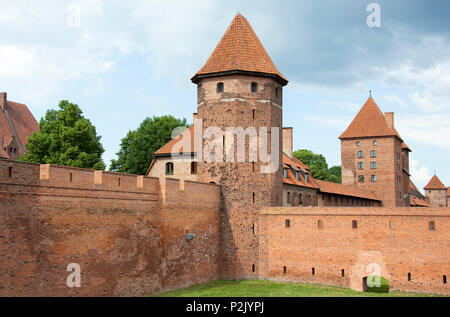 Le Château de l'Ordre Teutonique de Malbork ville a été construite au 13ème siècle et c'est le plus grand château dans le monde mesurée par superficie (Pologne Banque D'Images