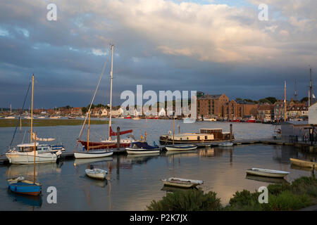 Bateaux au port, Wells-next-the-Sea, Norfolk, Angleterre Banque D'Images