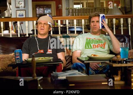 Titre original : STEP BROTHERS. Titre en anglais : STEP BROTHERS. Film Réalisateur : ADAM MCKAY. Année : 2008. Stars : John C. Reilly et Will Ferrell. Credit : APATOW PRODUCTIONS / LAMANA, GEMMA / Album Banque D'Images