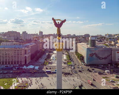 Angel La supervision de Maidan Nezalezhnosti Banque D'Images