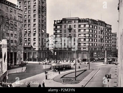 . Italiano : Milan, Piazza San Babila (ancora considerata 'largo') . 1954. 56 anonyme, piazza San Babila Milano 01 Banque D'Images