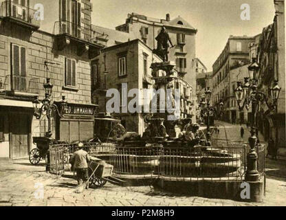 . Italiano : Naples, Piazza Monteoliveto : fontana con statua di Carlo II d'Espagne. Autore della foto sconosciuto. Années 1920. Inconnu 62 Napoli, Piazza Monteoliveto, Fontana Banque D'Images