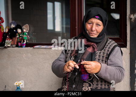 Noratous, Arménie, 2 juin, 2018 : chaussettes tricot femme Arménienne Banque D'Images