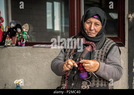 Noratous, Arménie, 2 juin, 2018 : chaussettes tricot femme Arménienne Banque D'Images