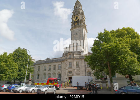 Sur la photo : Fire service assiste à une alarme incendie à l'Hôtel de ville de Cardiff, Pays de Galles, Royaume-Uni. Vendredi 15 Juin 2018 Banque D'Images