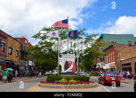 SOUTH Haven, MI / USA - 12 août 2017 : Les visiteurs se promener au centre-ville de South Haven au cours de la Blueberry Festival. Banque D'Images