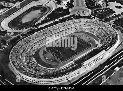 . Vue panoramique sur le stade olympique de Rome, à l'origine nom Stadio dei Centomila ('100 000s' Stadium'), dans les années 1950 . Années 1950. Inconnu 77 Rome, du Stade Olympique, 1950 Banque D'Images