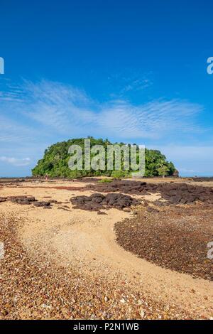 La Thaïlande, la province de Trang, Ko Libong island, îlot face à la plage de Haad Kao Lang qui peut être atteint à pied à marée basse. Banque D'Images