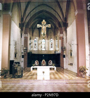 . Italiano : Il presbiterio della Chiesa di San Francesco a Mirandola, subito dopo i lavori di Restauro del 1978 . 1978. Soprintendenza BAP per le Province de Bologne, Modène et Reggio Emilia 73 Presbiterio della Chiesa di San Francesco a Mirandola Banque D'Images