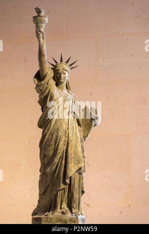 La France, l'Oise, Pierrefonds, château construit au 14e siècle par Louis d'Orléans et rénové par Viollet le Duc au xixe siècle, statue de la liberté dans l'atelier Monduit Banque D'Images