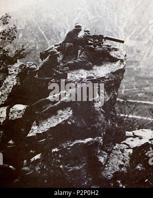 . Italiano : mitraglieri italiani in azione sul Monte Grappa Licensing Categoria:Battaglie fronte del italiano Categoria:Italia nella prima guerra mondiale . Entre 1917 et 1918. Inconnu 85 sul Garda Banque D'Images