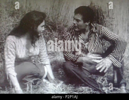 . Italiano : Rosanna Schiaffino e Marcello Matroianni dans una scena del film diretto da Aglauco Casadio Un ettaro di cielo del 1957. 12 août 2013, 18:24:37. Inconnu 81 Schiaffino Mastroianni Banque D'Images