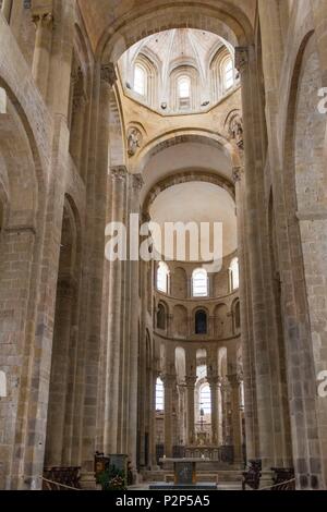 La France, l'Aveyron, Conques, étiqueté Les Plus Beaux Villages de France (les plus beaux villages de France), l'étape sur le chemin de Saint Jacques de Compostelle, classé au Patrimoine Mondial de l'UNESCO, l'Abbatiale Sainte Foy Banque D'Images