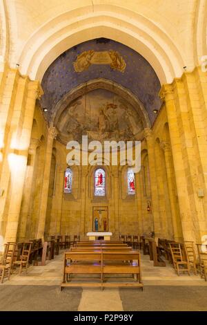 France, dordogne, Périgord Noir, Périgord Poupre, Le Buisson de Cadouin sur le chemin de Saint Jacques de Compostelle inscrite au Patrimoine Mondial de l'UNESCO, l'Abbaye de Cadouin dans l'église cistercienne Romane, le chœur de style Banque D'Images