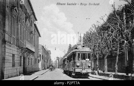 . Un STEFER tram 70 en service sur le chemin des Châteaux Romains, ici à Albano Laziali . environ 1920 des années 30. Inconnu 85 70 STEFER Albano Laziale Banque D'Images