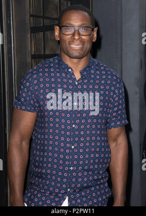 Arrivées VIP en tant que co-fondateurs de Nobu saké japonais traditionnels d'accueil et réception cérémonie célébrant le Nobu Hotel Shoreditch, qui a ouvert ses portes l'an dernier mettant en vedette : David Harewood Où : London, Royaume-Uni Quand : 15 mai 2018 Credit : Phil Lewis/WENN.com Banque D'Images