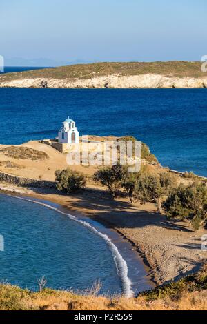 La Grèce, l'archipel du Dodécanèse, l'île de Lipsi, Tourkomnima et plage d'Agios Nikolaos, l'église le Tourko pointe Banque D'Images