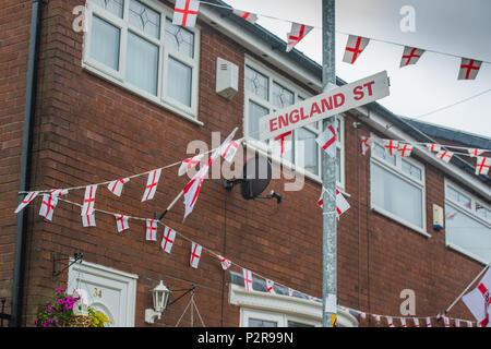 Tameside, UK. 20Th Oct, 2018. Pays de Galles Street à Oldham, grand Manchester, rebaptisé 'Angleterre Street" pour la durée de la Coupe du Monde FIFA 2018, de crédit : Matthieu Wilkinson/Alamy Live News Banque D'Images