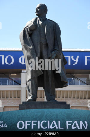 Moscou, Russie. 16 juin 2018, Russie, Moscou, Soccer, FIFA World Cup 2018, conférence de presse de l'équipe nationale de football allemande : une statue de Lénine devant le stade Luzhniki. Photo : Ina Fassbender/dpa dpa : Crédit photo alliance/Alamy Live News Banque D'Images