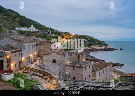 Vue de la nuit de l'Qinbi historique Village à Matsu, Taiwan Banque D'Images