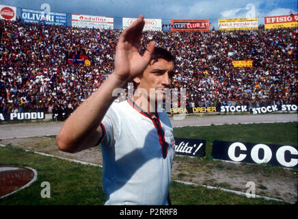 . Italiano : Il calciatore italiano 'Luigi' Gigi Riva al Cagliari, 1970 circa. vers 1970. Inconnu 34 Gigi Riva - Cagliari (ca. 1970) Banque D'Images