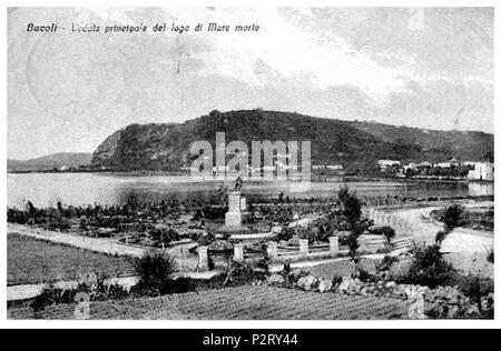 . Bacoli, Villa Comunale con Monumento ai Caduti e Mare Morto. Cartolina. Autore sconosciuto. après 1926. Inconnu 10 Bacoli, Villa Comunale e Mare Morto Banque D'Images
