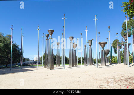Melbourne, Australie : Avril 09, 2018 : Fédération Bells est une installation composée de 39 cloches tournée vers le haut. Situé dans la région de Birrarung Marr Park, à Melbourne. Banque D'Images