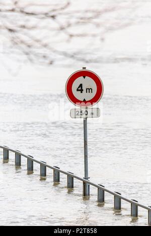 France, Paris, les quais de Seine, l'inondation de la Seine en janvier 2018 à 5,85m, le littoral express Banque D'Images