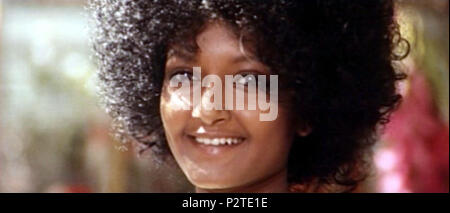 . Anglais : Ines Pellegrini dans Gatti rossi in un labirinto di vetro (1975). Italiano : Capture d'écran del film Gatti rossi in un labirinto di vetro (1975) di Umberto Lenzi. 1975. À la palpitante Profondo projet italien. 41 Ines Pellegrini - Gatti rossi in un labirinto di vetro Banque D'Images