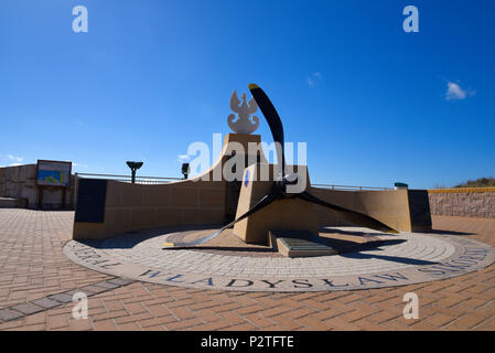 Monument à Europa Point sur le rocher de Gibraltar au général polonais Sikorski dans Gibraltar et ses compagnons dont l'avion s'est écrasé après le décollage Banque D'Images