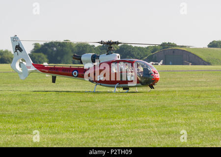 Westland SA341C2 HT Gazelle entièrement restauré un hélicoptère de la Marine royale ex qui fait maintenant partie de l'équipe de l'Escadron de Gazelle Banque D'Images